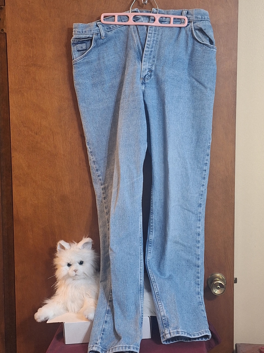 Wrangler Women's Straight Leg Jeans in Light Blue Wash